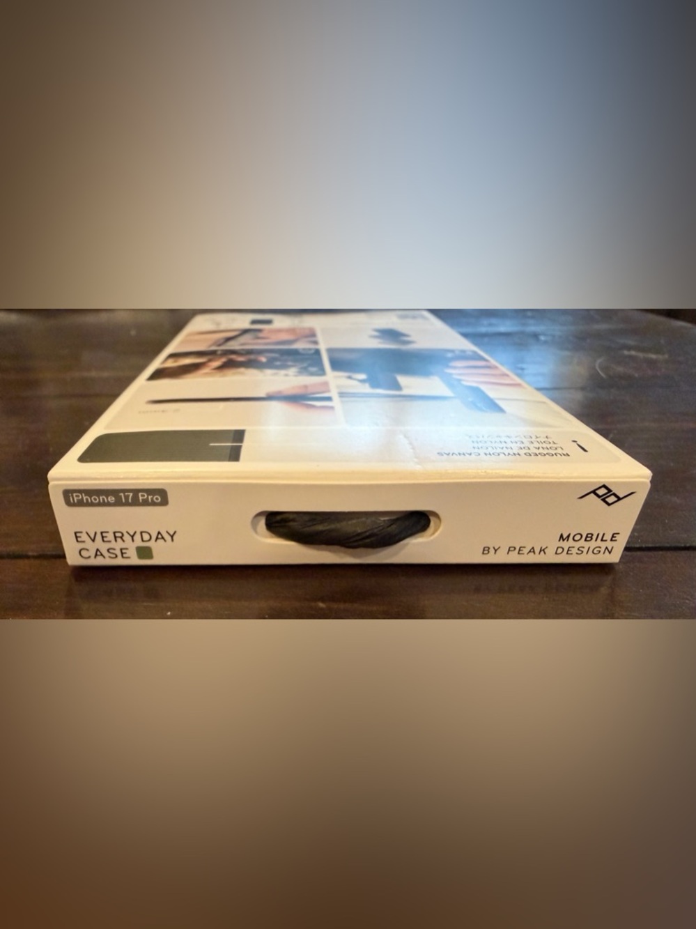 Peak Design Everyday Case for iPhone 17 Pro - Picture 3 of 6